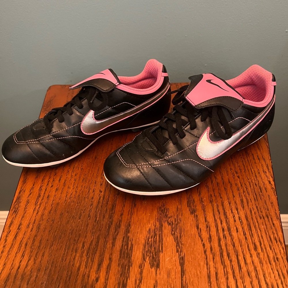 NIKE black and pink cleats Size 5Y (youth)